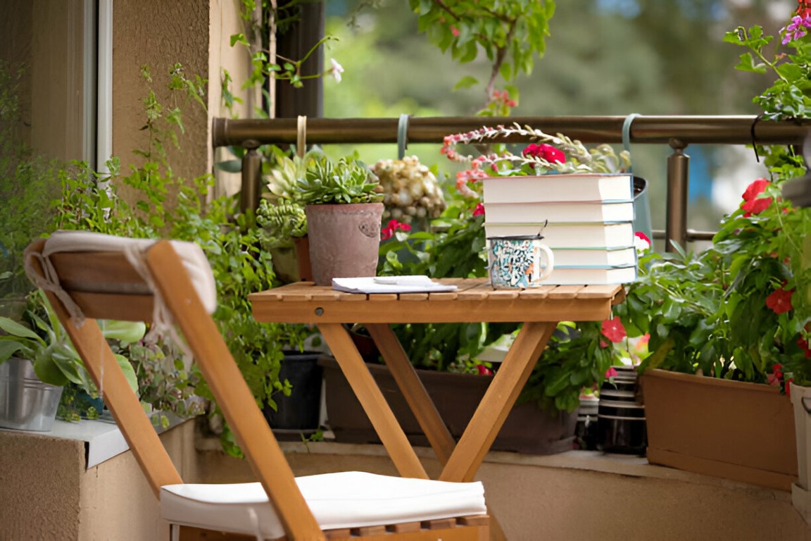 Comment aménager un petit balcon ? - OuiStock