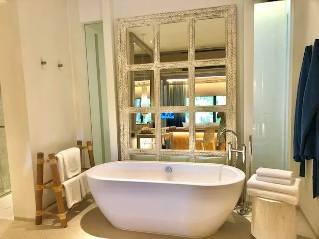 Miroir de salle de bain avec vasque intégrée