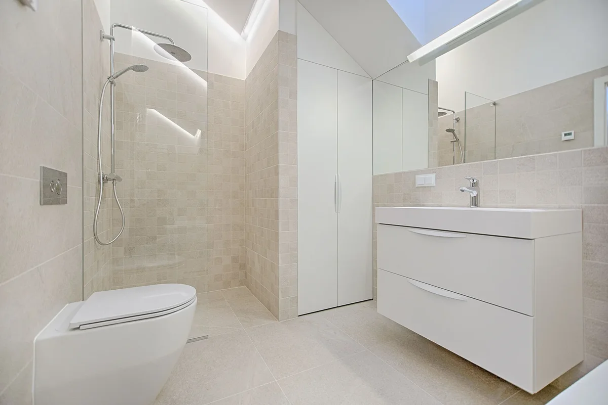 salle de bain blanche